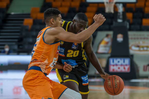 三中卫在理 三中卫在理