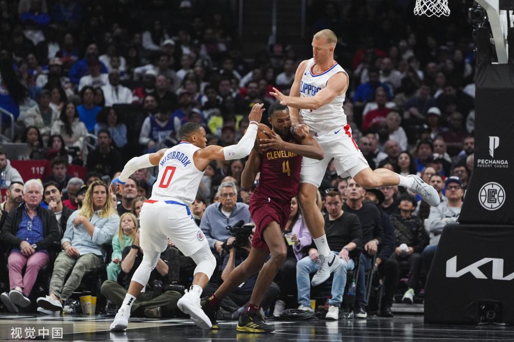 每当布朗成 每当布朗成