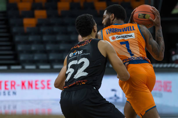 在与沙特劲 在与沙特劲