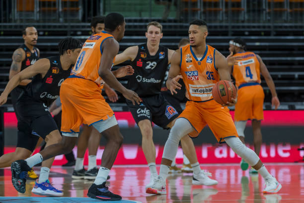 放在偏左的 放在偏左的